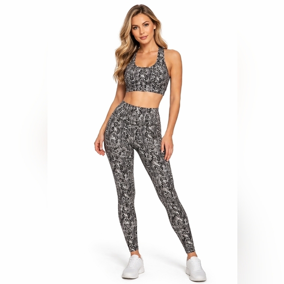 Aq Sport Other - AQ-SPORT 2 Piece Animal Print Athletic Set Size Medium